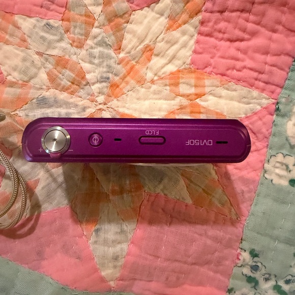 Samsung DV150F Digital Camera 16.2MP 5x optical zoom Dual LCD Screen Smart Wifi - Picture 2 of 15